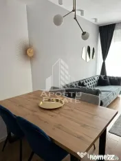 Apartament cu 2 camere, decomandat, loc suprateran, zona Soarelui 