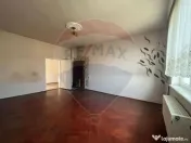 Vilă multifuncțională centrală Șelimbăr – 3 ap. s... 