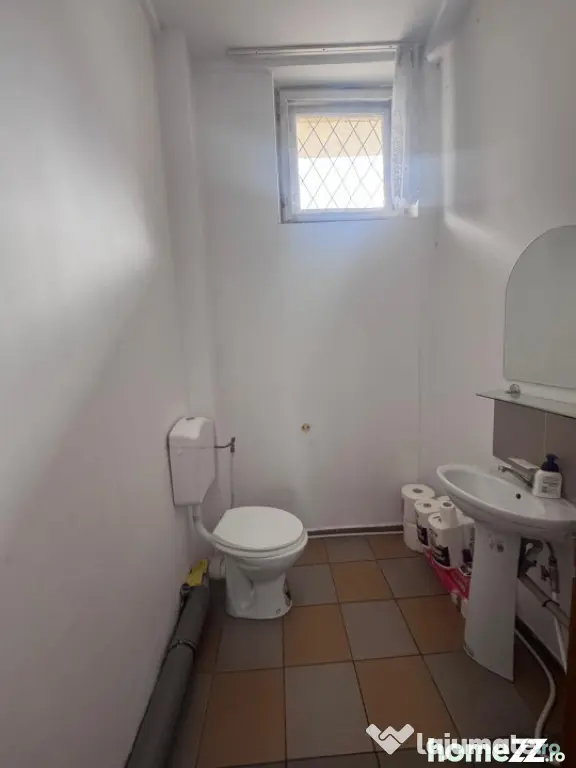 Spatiu comercial, vitrina la strada, 140mp, Radauti