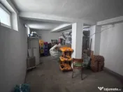 Spatiu comercial, vitrina la strada, 140mp, Radauti 