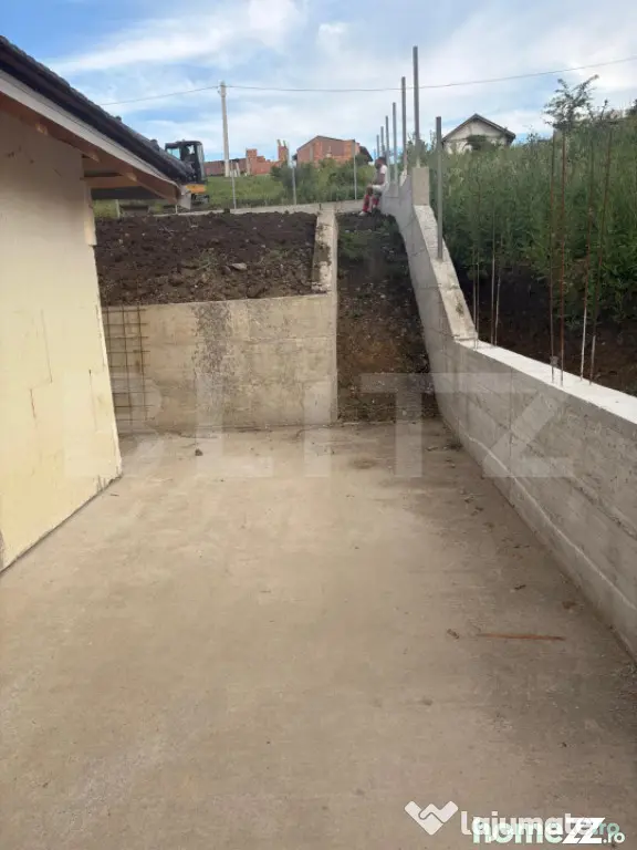 Casa moderna pe parter, semifinisata, teren 500 mp – Apahi