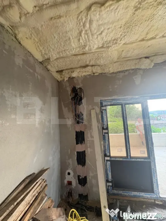 Casa moderna pe parter, semifinisata, teren 500 mp – Apahi