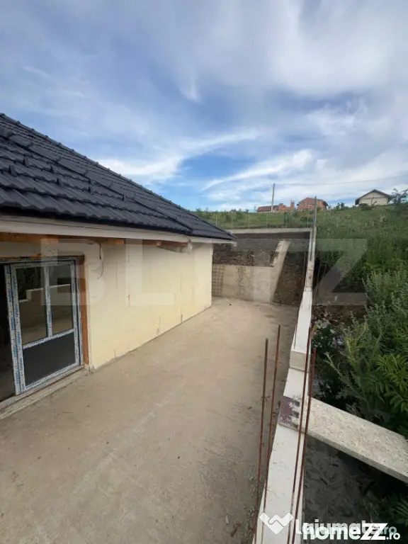 Casa moderna pe parter, semifinisata, teren 500 mp – Apahi