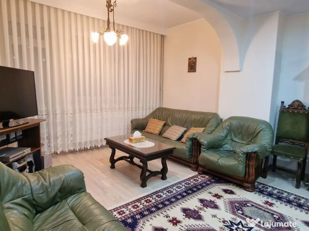 Coiciu, o vila construita pe cadre de beton, bine compart...