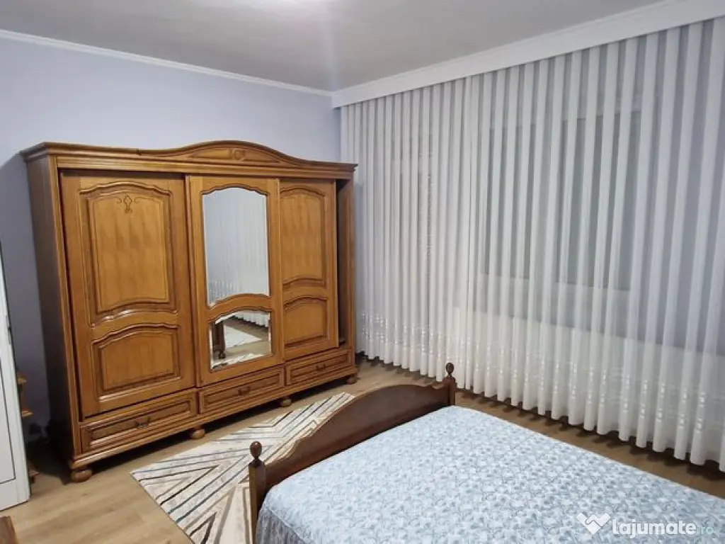 Coiciu, o vila construita pe cadre de beton, bine compart...