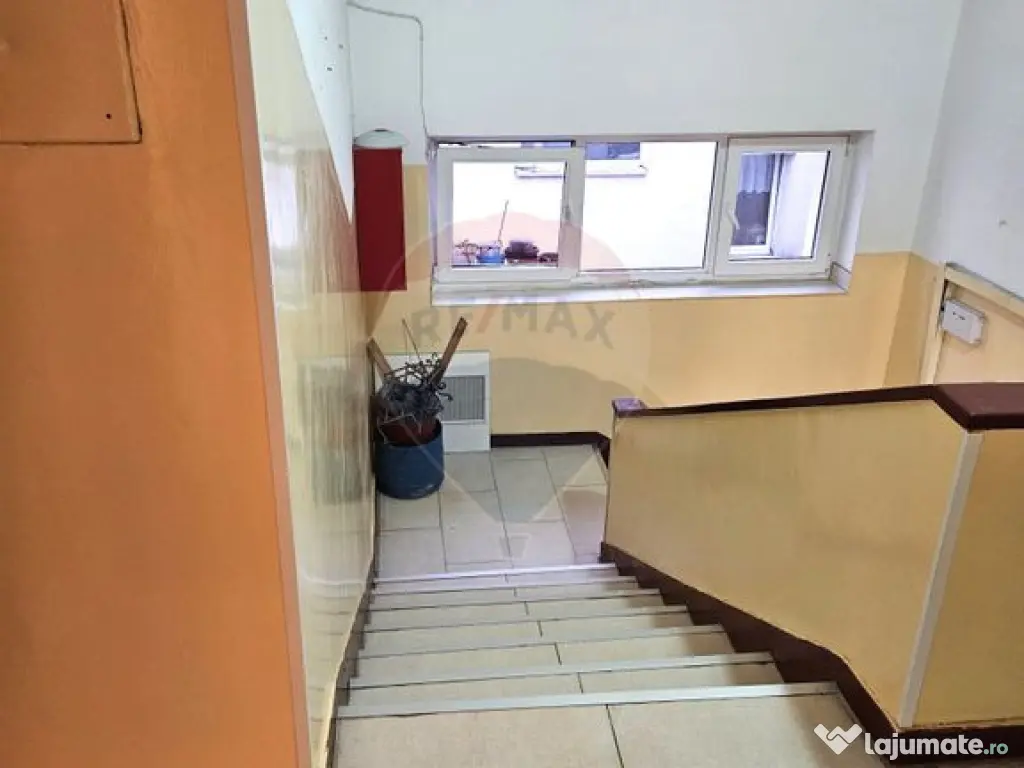 Apartament 3 camere Basarabia 64 mp | Metrou | Bloc reabi...