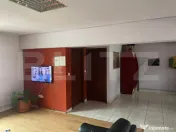 Spatiu comercial de inchiriat, 5 incaperi, 328 mp, zona-Spit 
