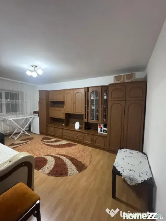 Apartament mobilat si utilat, etaj intermediar, Siret