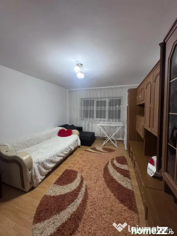 Apartament mobilat si utilat, etaj intermediar, Siret