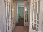 Centrul Vechi , Peninsula , 4 camere ,parter 