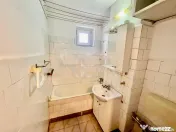 Apartament 3 camere dec Berceni / Emil Racovita