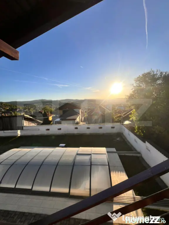 Casă cu 3 camere în Hunedoara – priveliște, piscină ș