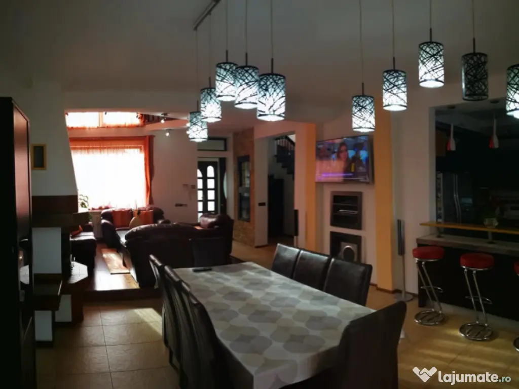 Casa de 500 mp utili, mobilata modern, 440 mp teren in Braso