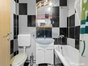 Apartament cu 3 camere de închiriat - zona Boul Rosu 