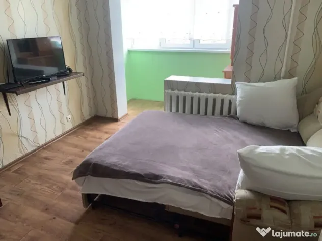 Garsoniera de inchiriat in zona piata romana