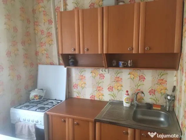 Garsoniera de inchiriat in zona piata romana