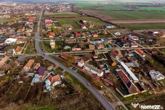 Clădire potrivită pentru proiecte educaționale sau de îngrijire - Bodrogu Nou (Arad)