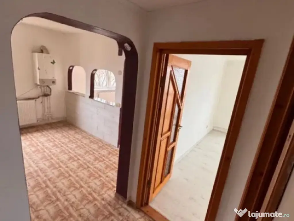 Apartament cu 2 camere ~ zona Micro 14 ~ Conf. 1 decomandat ~