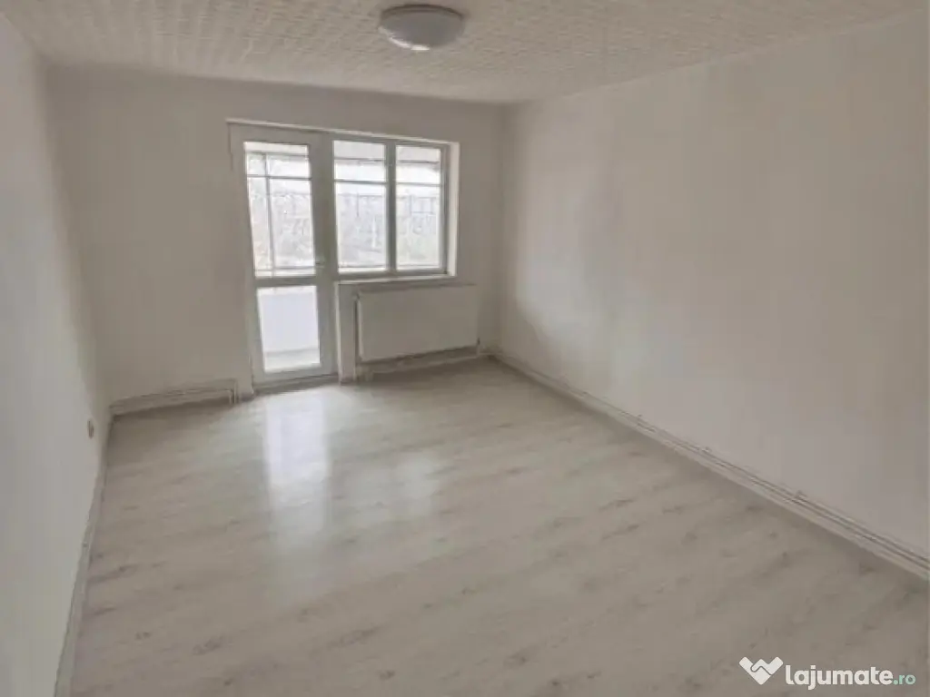 Apartament cu 2 camere ~ zona Micro 14 ~ Conf. 1 decomandat ~