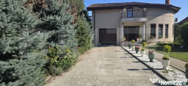 Casa de vanzare, 300 mp, teren 600 mp, zona Bercu Rosu - Satu Mare (Satu-Mare)