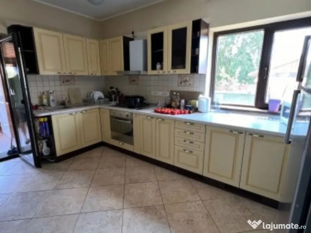 Casa 5 camere, P+1+Pod, toate utilitatile