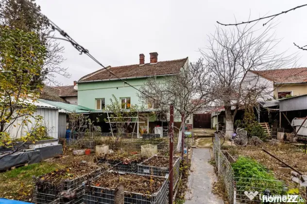 PREȚ REDUS! Casă cu teren de 750 mp, pe Malul Mureșului