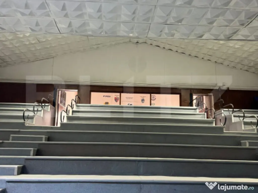 Spatiu comercial de inchiriat, 900 mp, zona Semicentral