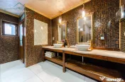 Vilă cu 5 camere, piscină și 805 mp teren, zona Vladimire 