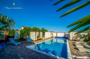 Vilă cu 5 camere, piscină și 805 mp teren, zona Vladimire 