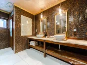 Vilă cu 5 camere, piscină și 805 mp teren, zona Vladimire 