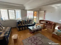 Apartament cu 4 camere de vânzare și boxă 12 mp zonă ...