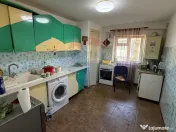 Apartament cu 4 camere de vânzare și boxă 12 mp zonă ... 