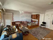 Apartament cu 4 camere de vânzare și boxă 12 mp zonă ... 