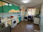 Apartament cu 4 camere de vânzare și boxă 12 mp zonă ... 