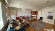 Apartament cu 4 camere de vânzare și boxă 12 mp zonă ... 