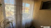 Apartament cu 4 camere de vânzare și boxă 12 mp zonă ... 