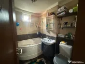 Apartament cu 3 camere de vânzare în zona Lapus 