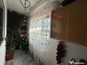 Apartament cu 3 camere de vânzare în zona Lapus 