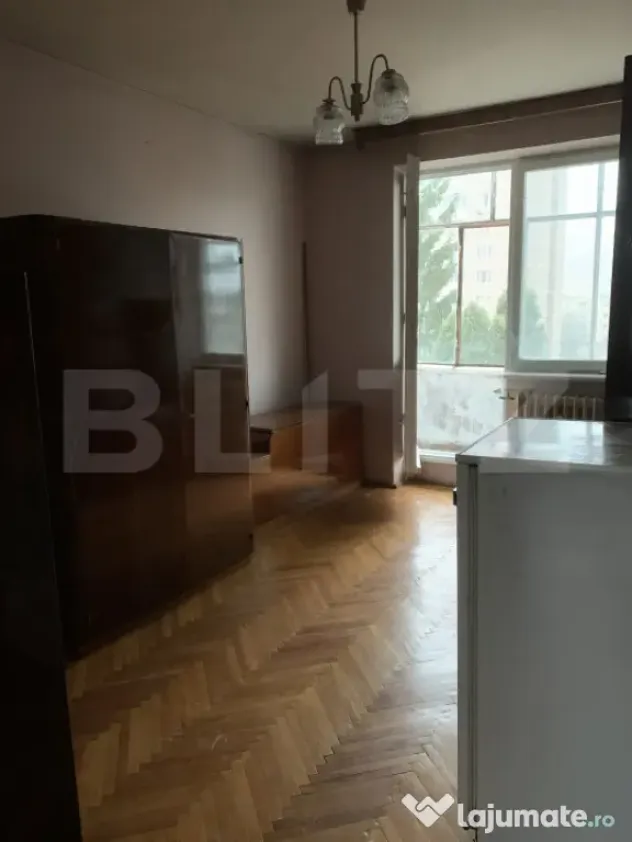 Apartament cu 4 camere, 76 mp, zona Centrala
