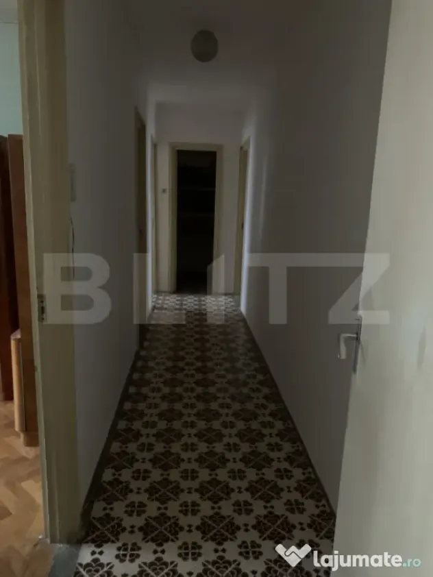 Apartament cu 4 camere, 76 mp, zona Centrala