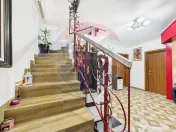 Casă / Vilă cu 5 camere de vânzare în zona Central 