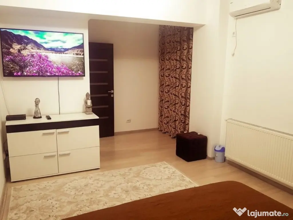 Garsoniera zona Universitate