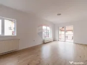 Apartament renovat cu 2 camere + loc de parcare de vanzar... 