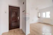 Apartament renovat cu 2 camere + loc de parcare de vanzar... 