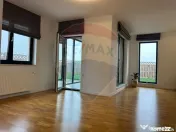 Vilă cu 4 camere de vânzare in Liziera de Lac 