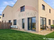 Vilă cu 4 camere de vânzare in Liziera de Lac 