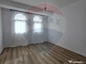 DE INCHIRIAT Casă / Vilă cu 5 camere în zona Ferme/OTO... 