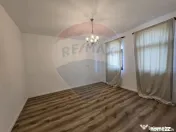 DE INCHIRIAT Casă / Vilă cu 5 camere în zona Ferme/OTO... 