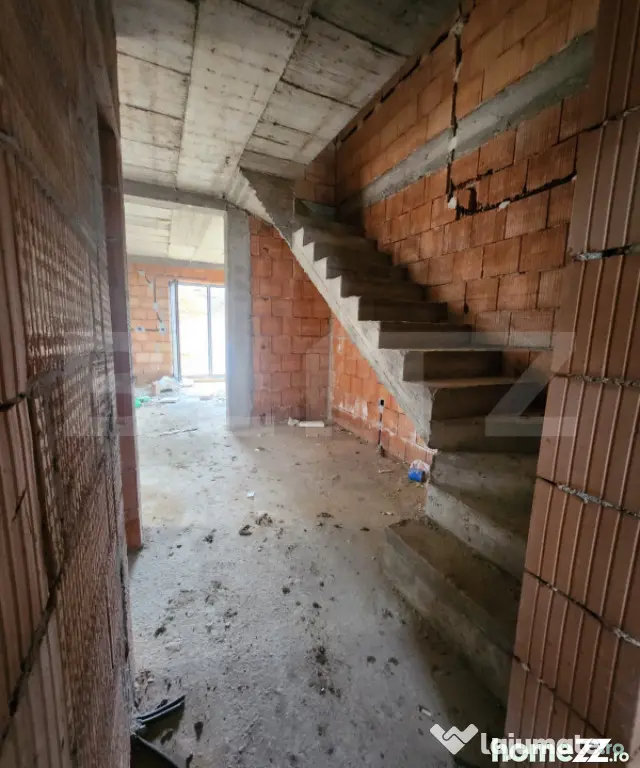 Dupex de vanzare, 120 mp utili, 150 mp de teren, zona Fagulu - Floresti (Cluj)