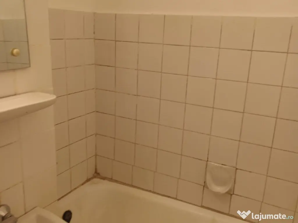 Garsoniera de vanzare zona KM 5, decomandata, CENTRALA GAZ